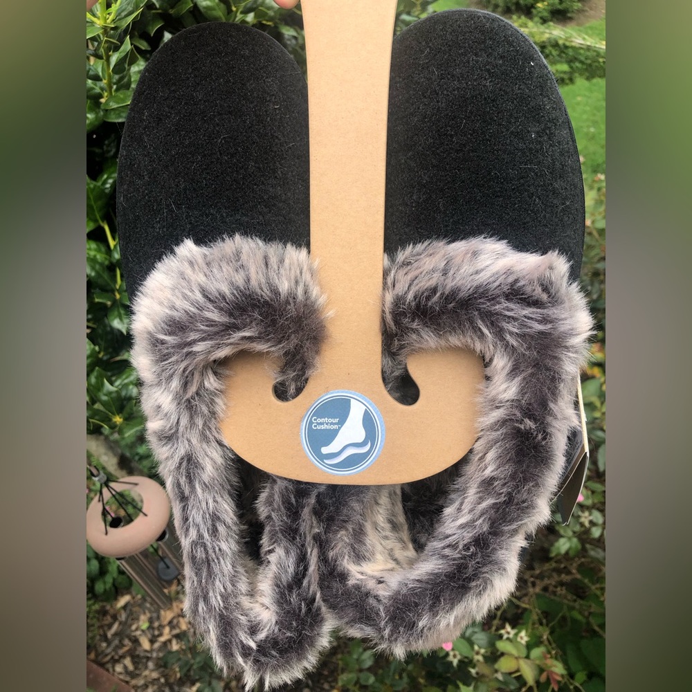 Acorn Faux Fur Slippers Women’s 11/12